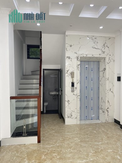 MẶT CHỢ KINH DOANH CÁC THỂ LOẠI - Ô TÔ TẢI TRÁNH NHAU - NHÀ MỚI ĐẸP KHÁCH XEM LÀ MÊ - 42M 6 TẦNG