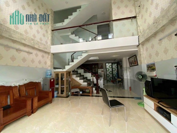 Nhà to đẹp 5x11m hẻm xe hơi quay đầu 4pn, 4wc, ngã tư Ga
