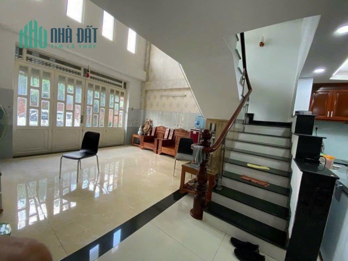 Nhà to đẹp 5x11m hẻm xe hơi quay đầu 4pn, 4wc, ngã tư Ga
