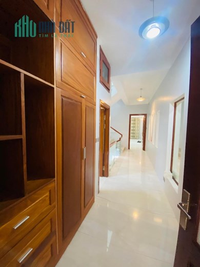 Bán nhà mặt phố Ngọc Thụy, 70m x 4 tầng, kinh doanh, MT 4m, 9 tỷ 7