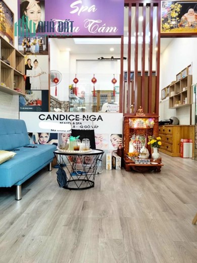 BÁN NHÀ MẶT TIỀN ĐẸP - 85M2.ĐỐI DIỆN MERCEDES QUANG TRUNG - THÔNG TỨ HƯỚNG. ￼
CÁCH CV LÀNG HOA CHỈ