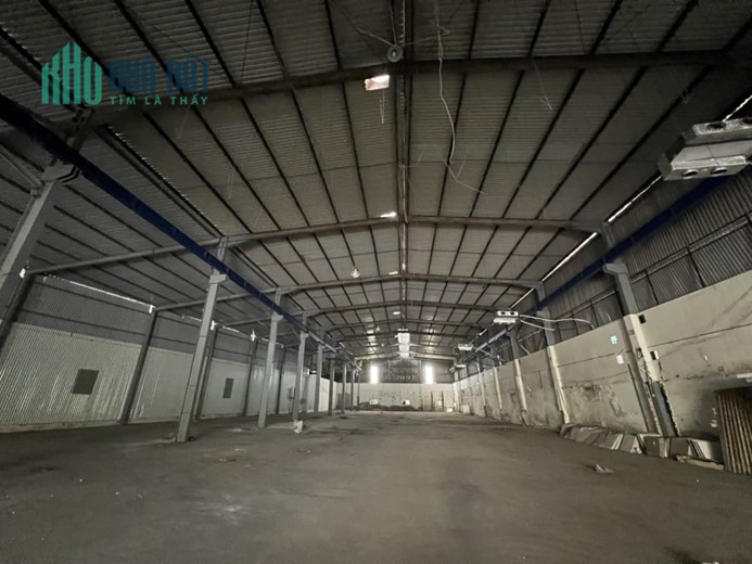 Cho thuê kho xưởng tại Đức Giang, Long Biên , Hà Nội diện tích 2300m khuân viên để xe rộng