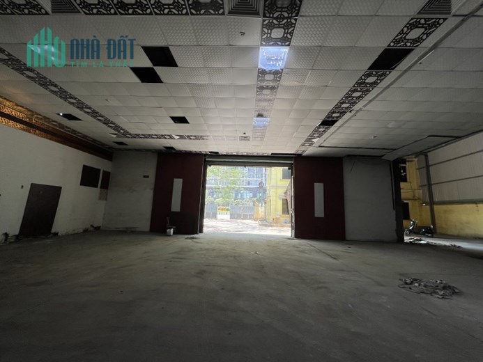Cho thuê kho xưởng tại Đức Giang, Long Biên , Hà Nội diện tích 2300m khuân viên để xe rộng