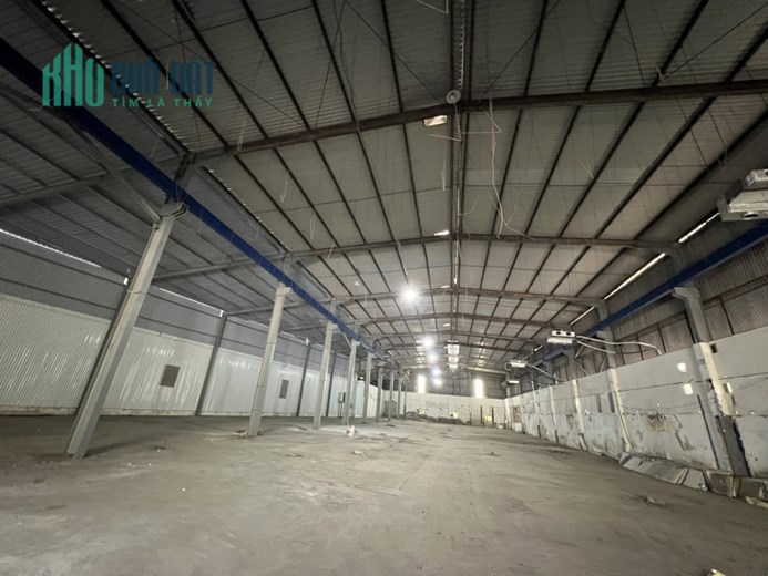 Cho thuê kho xưởng tại Đức Giang, Long Biên , Hà Nội diện tích 2300m khuân viên để xe rộng