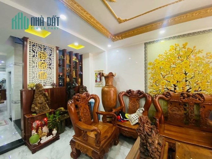NHÀ BÁN  ĐẸP MÁI THÁI GIÁP CV LÀNG HOA - MERCEDES QUANG TRUNG.DT65M2 GIÁ TỐT.