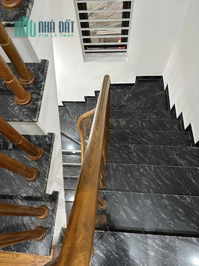Bán nhà dân xây gần BÁCH - KINH - XÂY DT 60M2*5T, ô tô đỗ cửa, gần phố, nở hậu, Lh 0975666943.