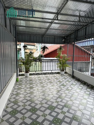 Bán nhà dân xây gần BÁCH - KINH - XÂY DT 60M2*5T, ô tô đỗ cửa, gần phố, nở hậu, Lh 0975666943.