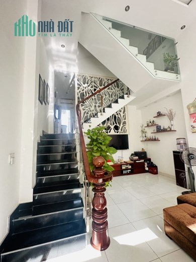 Có Visa định cư Úc bán gấp nhà 90m2 4 tầng ngang 5 hẻm nhựa 8m Tân Hòa Đông Bình Tân chỉ 8,5 tỷ TL.