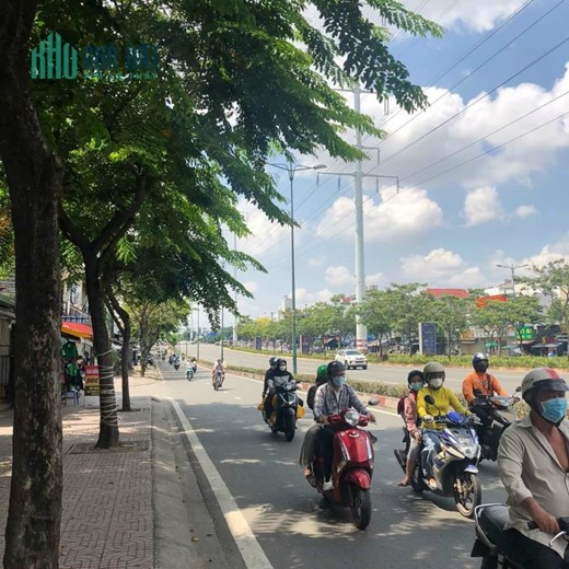 MẶT TIỀN KINH DOANH ,ĐƯỜNG PHẠM VĂN ĐỒNG ,HIẾM - HAI MẶT TIỀN TRƯỚC SAU BONUS HẺM HÔNG - VỊ TRÍ