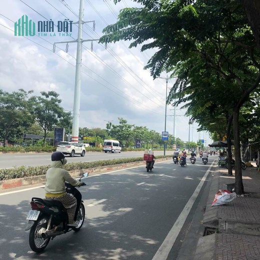 MẶT TIỀN KINH DOANH ,ĐƯỜNG PHẠM VĂN ĐỒNG ,HIẾM - HAI MẶT TIỀN TRƯỚC SAU BONUS HẺM HÔNG - VỊ TRÍ