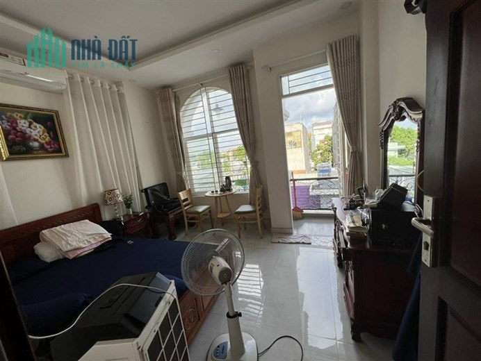 200m2 - 10 tỷ, Nhà Bán Mặt Tiền đường 8m, Nguyễn Văn Quá