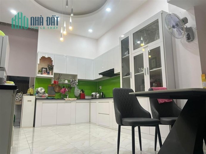 200m2 - 10 tỷ, Nhà Bán Mặt Tiền đường 8m, Nguyễn Văn Quá