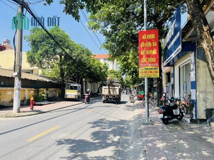 Bán nhà phố Ngọc Lâm - Lô Góc -Kinh Doanh - Vỉa hè - Oto tránh - 5 tầng - MT 5m- nhỉnh 10 tỷ