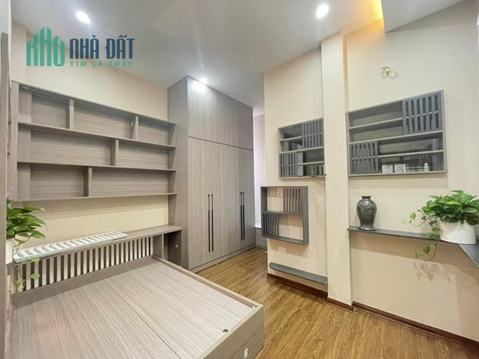 Chính Chủ Nhờ Bàn Hộ Căn Nhà Tại Phố Long Biên 3.1 Tỷ Tặng Kèm Nội Thất – Thiết Kế 40M2 x 4 Tầng