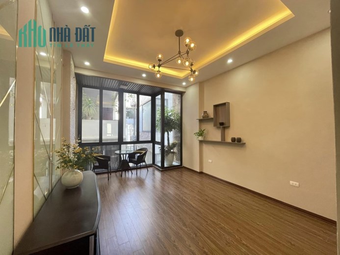 Chính Chủ Nhờ Bàn Hộ Căn Nhà Tại Phố Long Biên 3.1 Tỷ Tặng Kèm Nội Thất – Thiết Kế 40M2 x 4 Tầng