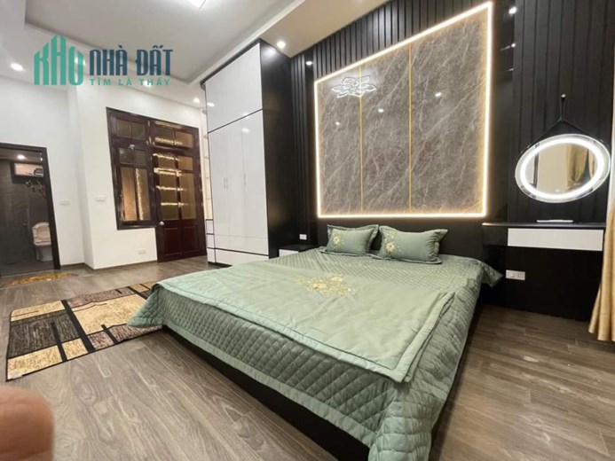 BÁN NHÀ MỚI ĐẸP Ô TÔ ĐẬU CỬA 200M RA TÂY HỒ - DT:35 M2 4 TẦNG - MT: 3.5 M - GIÁ:4.65 TỶ