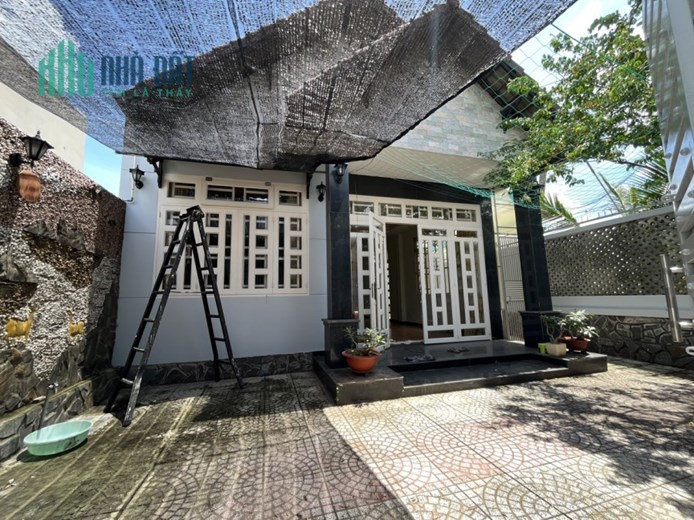 Biệt thự rộng đẹp 9.5x18m, Thạnh Lộc 37, giá thuê rẻ