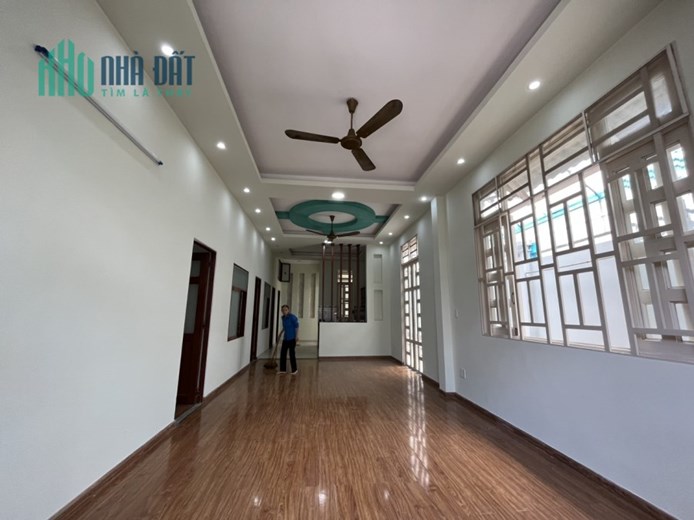Biệt thự rộng đẹp 9.5x18m, Thạnh Lộc 37, giá thuê rẻ