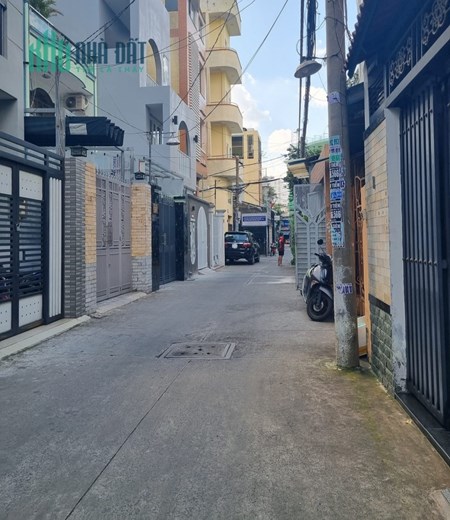Bán nhà đẹp 4 tầng BTCT, 23m2, Hẻm xe hơi Trường Chinh, Tân Phú, chỉ 2.7 tỷ TL