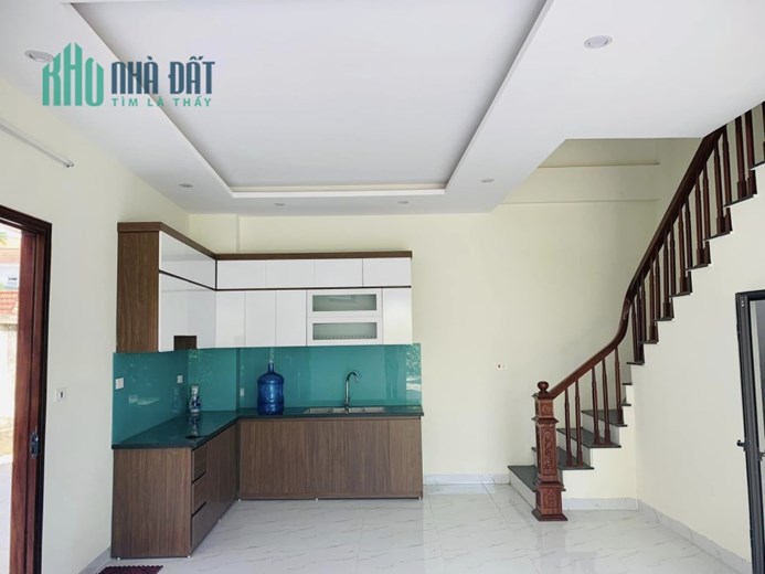 BẠCH MAI - ĐỐI DIỆN CÔNG AN PHƯỜNG - 39M2- 5T Ô TÔ Ở LUÔN GIÁ CHỈ 3T TỶ 5.LH 0987136162
