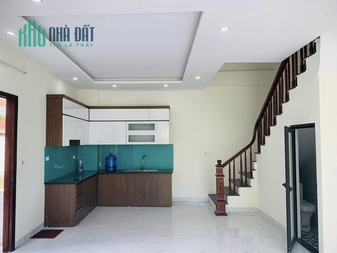 BẠCH MAI - ĐỐI DIỆN CÔNG AN PHƯỜNG - 39M2- 5T Ô TÔ Ở LUÔN GIÁ CHỈ 3T TỶ 5.LH 0987136162