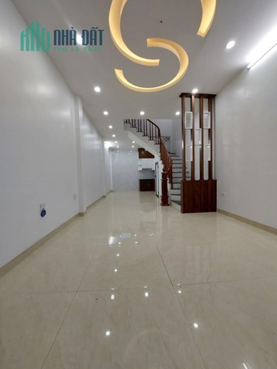 ĐỐI DIỆN CÔNG AN PHƯỜNGBẠCH MAI- NHÀ ĐẸP - 40M2- 5T  Ở LUÔN GIÁ CHỈ 3T TỶ 5.LH 0987136162