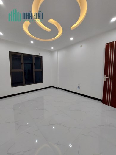 ĐỐI DIỆN CÔNG AN PHƯỜNGBẠCH MAI- NHÀ ĐẸP - 40M2- 5T  Ở LUÔN GIÁ CHỈ 3T TỶ 5.LH 0987136162