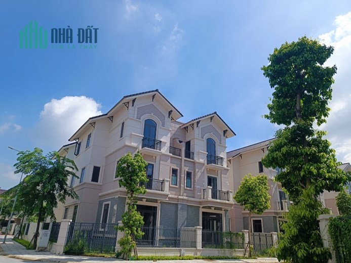 Lời ngay 1 tỷ khi bắt đáy thị trường biệt thự ven đô.