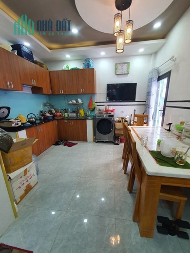 Bán nhà đẹp 2 tầng, 44m2, Hẻm xe hơi Hương Lộ 2, Bình Tân, chỉ 3.3 tỷ TL
