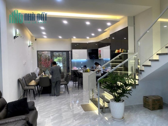 BÁN NHÀ BÙI VĂN BA QUẬN 7, 90M2, 4 TẦNG, LỘ 8M, Ô TÔ QUAY ĐẦU, 9 TỶ