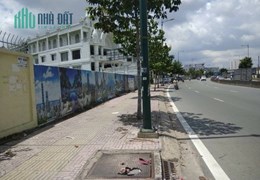 Bán Đất Trống Mặt tiền Phạm Văn Đồng ngay Nguyễn Xí, DT: 80x52m, xây cao Tầng, 275 tỷ