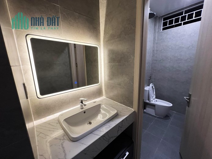 Bán nhà mặt phố Ngọc Lâm, Long Biên, DT 110m2, MT 7.5m, 3 tầng, cho thuê 45tr/th