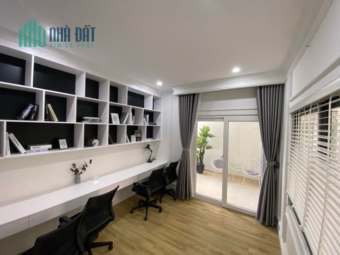 Trực tiếp CĐT bán căn 3PN giá 3,2 tỷ, tặng nội thất 100tr, chỉ cần hơn 1 tỷ nhận nhà ở luôn