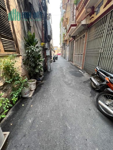 HÀNG HÓT, HIẾM - PHÂN LÔ - GARA ÔTÔ VÀO NHÀ, KINH DOANH - GẦN PHỐ - NGÕ RỘNG -  NHÀ ĐẸP Ở LUÔN