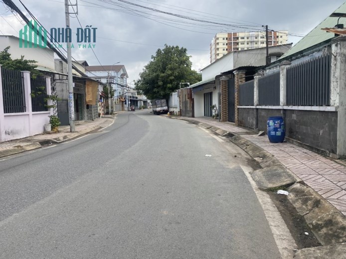 Bán nhà mặt tiền Quận 9 - p. Hiệp Phú, 100m2 (5x20), giảm sâu 2.2 tỷ