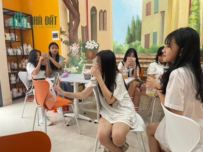 VỊ TRÍ ĐẸP - GIÁ TỐT - Chuyển Nhượng Quán Trà Đào Dầm Peach City Thượng Thanh