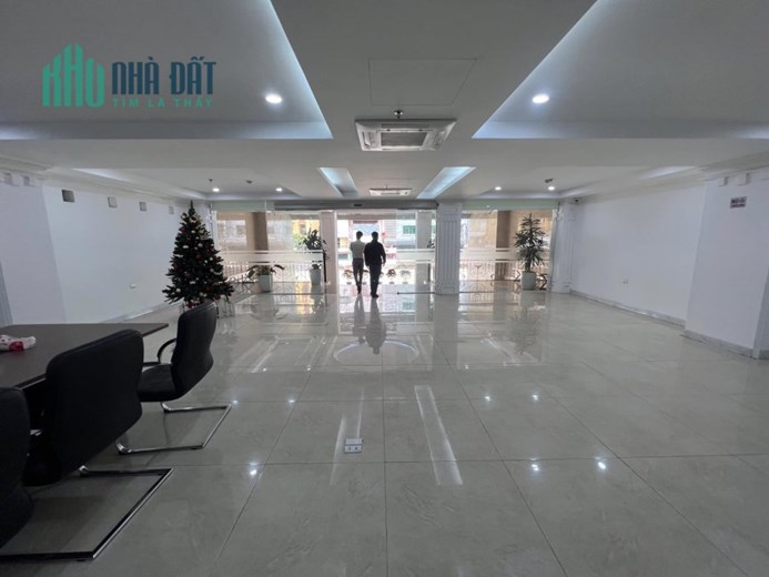 Tòa văn phòng hạng B, mặt phố đẳng cấp nhất Hoàn Kiếm, giá cắt lỗ