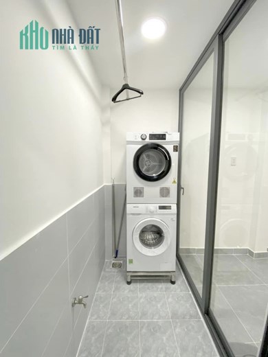 BÁN GẤP TÒA CHDV CƯ XÁ NGÂN HÀNG, 5 TẦNG, THANG MÁY, ĐIỆN NĂNG LƯỢNG MẶT TRỜI, DÒNG TIỀN GẦN 1