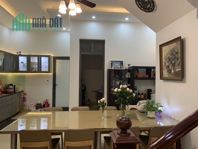5 tỷ sở hữu nhà lô góc Cát Linh 40m2 x 4 tầng, gần phố, ngõ nông, 3 bước ra ga Cát Linh