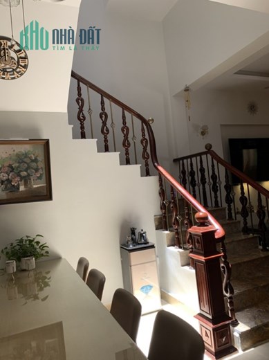 5 tỷ sở hữu nhà lô góc Cát Linh 40m2 x 4 tầng, gần phố, ngõ nông, 3 bước ra ga Cát Linh