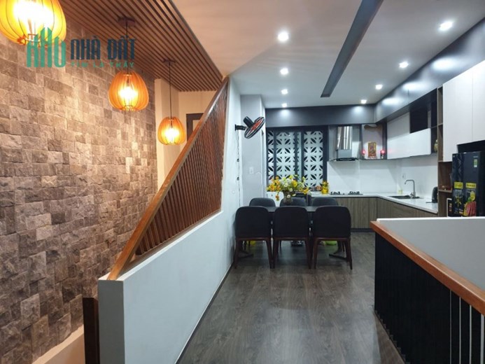 Cho thuê nhà nguyên căn 4,5 tầng View Sông, thiết kế hiện đại