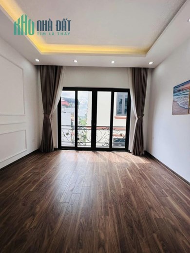 Bán Nhà ngõ 200 Vĩnh Hưng 48m2 5 tầng giá 5.55 tỷ