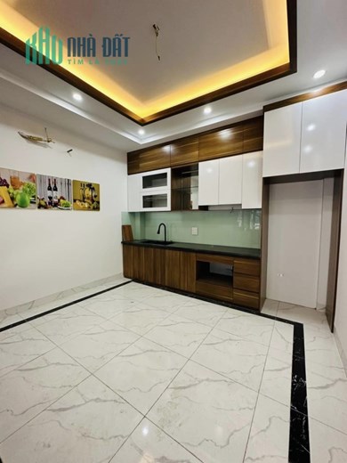 Bán Nhà ngõ 200 Vĩnh Hưng 48m2 5 tầng giá 5.55 tỷ