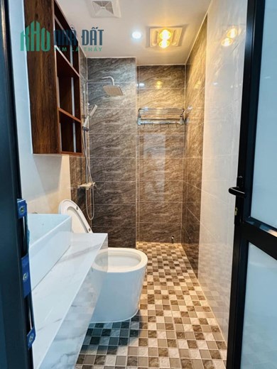 Bán Nhà ngõ 200 Vĩnh Hưng 48m2 5 tầng giá 5.55 tỷ