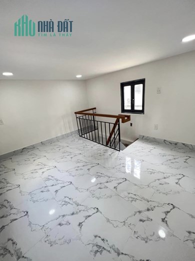 Bán nhà 12m2, 1 trệt 2 lầu, vị trí nhà gần mặt tiền đường, sát Quận 1, giá 2.4x tỷ