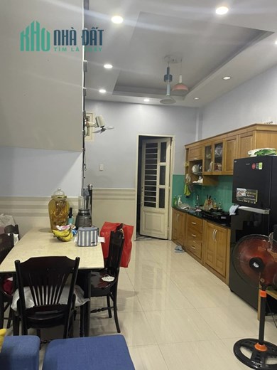 GIÁ CHỈ 4.8 TỶ - NHÀ CHÍNH CHỦ- HẺM 3M- CÁCH HẺM XE HƠI VÀI BƯỚC CHÂN- NHÀ MỚI ĐẸP Ở NGAY- GẦN HÀNG