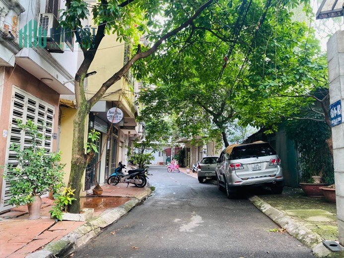 Nhỉnh 6 tỷ có nhà 5 tầng ở ngay, ngõ thông ô tô tránh, gần chợ Phùng Khoang