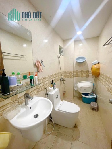 Nhà 4 tầng hẻm xe tải 7A Thành Thái P14 Q10 - Giá : 11 Tỷ 800 Triệu