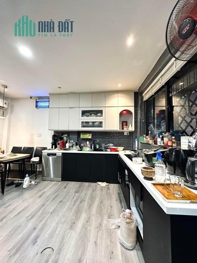 NHÀ HXT HOÀ BÌNH, TÂN PHÚ - 72M2 5 TẦNG NHÀ ĐẸP - TẶNG NỘI THẤT - CHỈ 7 TỶ 3 TL