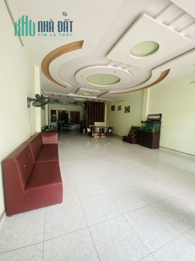 Cho thuê nhà 3 tầng tại Tôn Đức Thắng, Khai Quang, Vĩnh Yên vỉa hè rộng